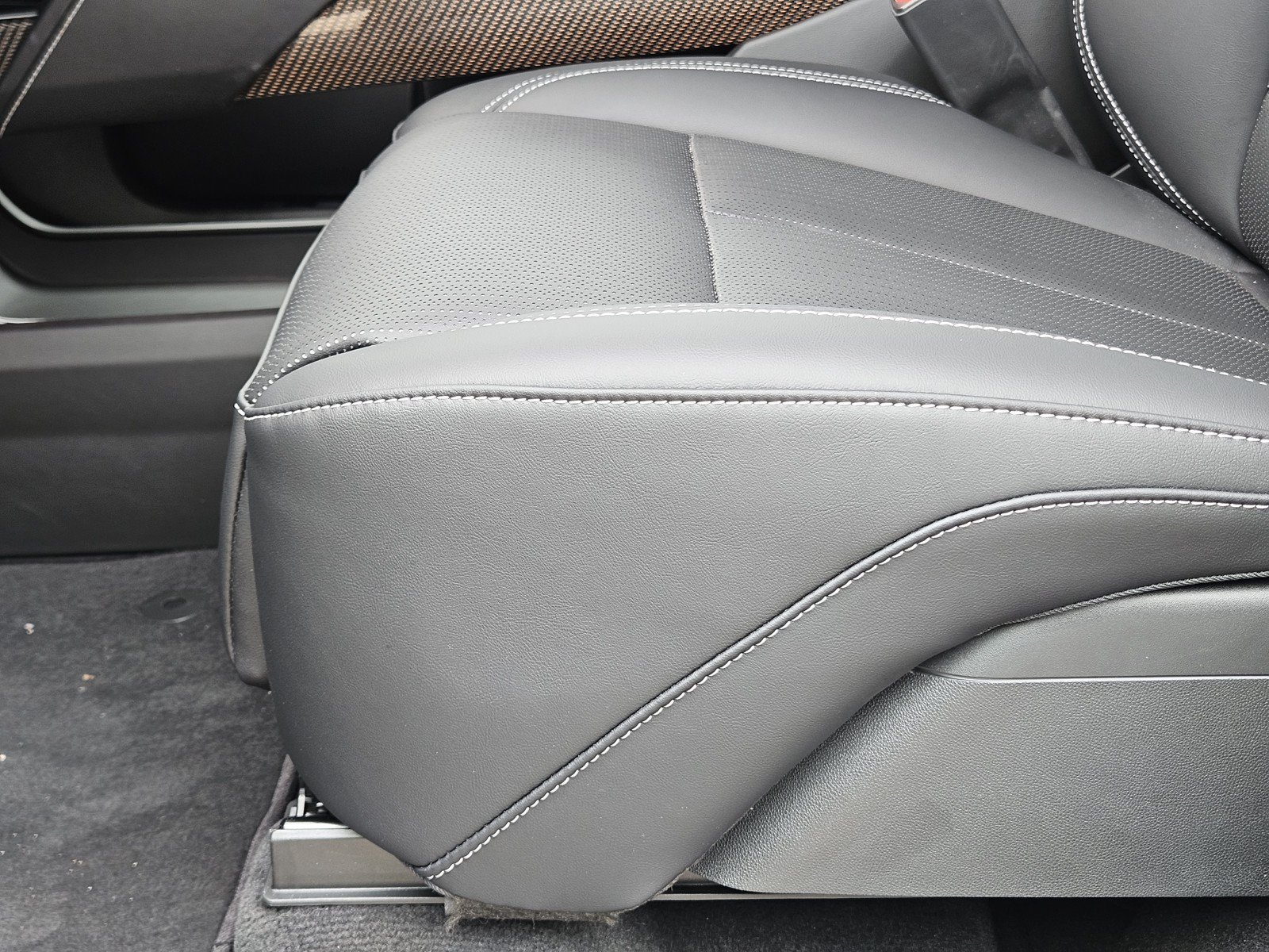 New 2026 Cadillac Vistiq Sport AWD/4WD image 17
