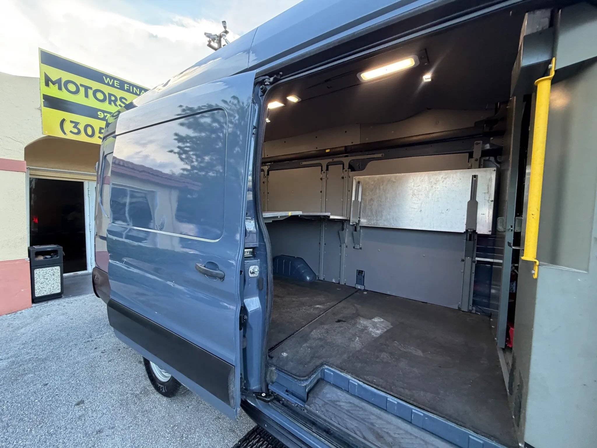 Used 2020 Ford Transit 250 148 High Roof Extended RWD image 9