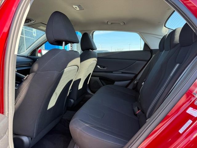 Used 2023 Hyundai Elantra SEL w/ Convenience Package image 10