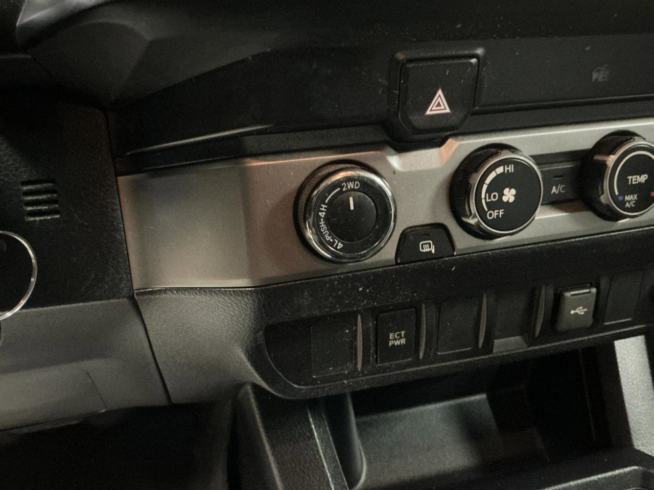 Used 2022 Toyota Tacoma SR AWD/4WD image 36