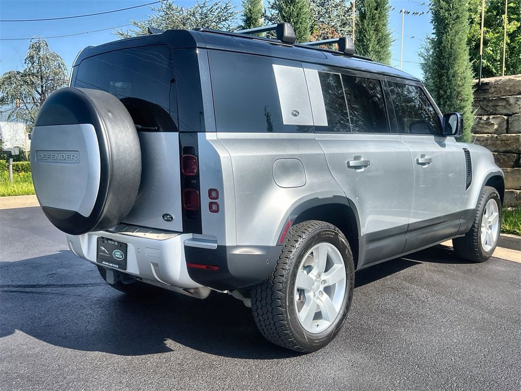 Used 2020 Land Rover Defender 110 First Edition image 5