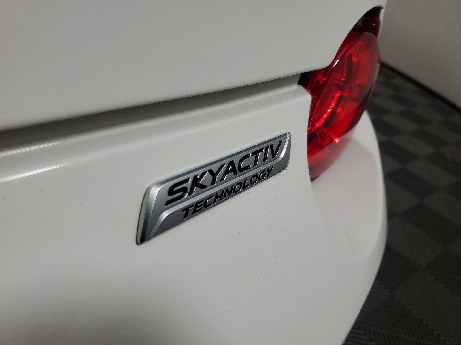 Used 2019 MAZDA MX-5 Miata Club RWD image 7