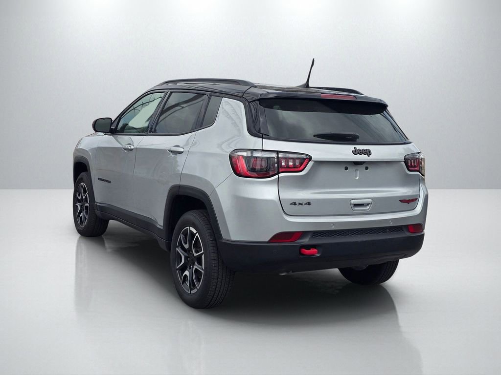 Used 2024 Jeep Compass Trailhawk AWD/4WD image 7