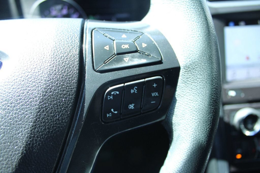 Used 2018 Ford Explorer XLT w/ Equipment Group 202A FWD image 22