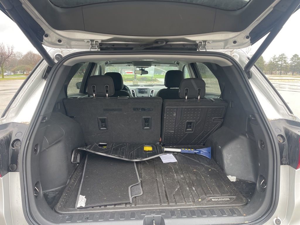 Used 2020 Chevrolet Equinox LT w/ Driver Convenience Package image 9