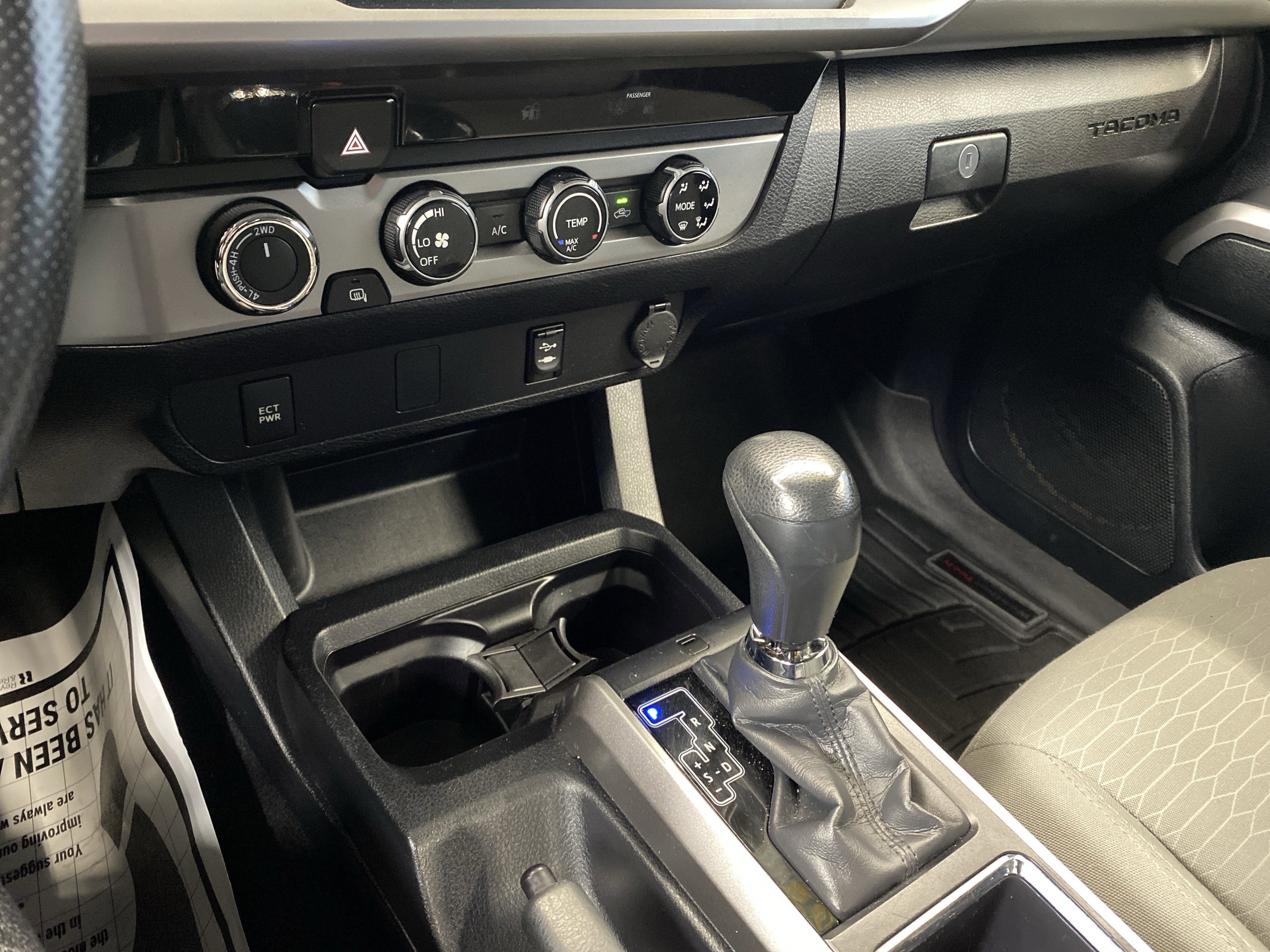 Used 2017 Toyota Tacoma 4x4 Access Cab image 16