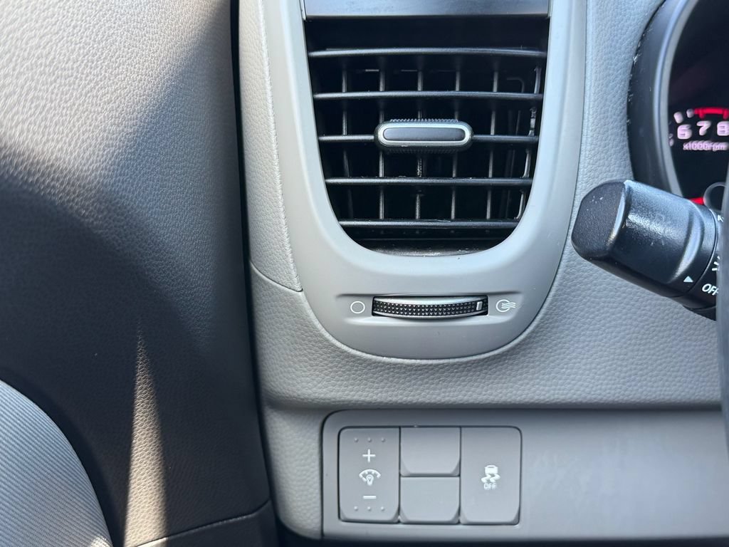 Used 2018 Kia Soul + FWD image 21