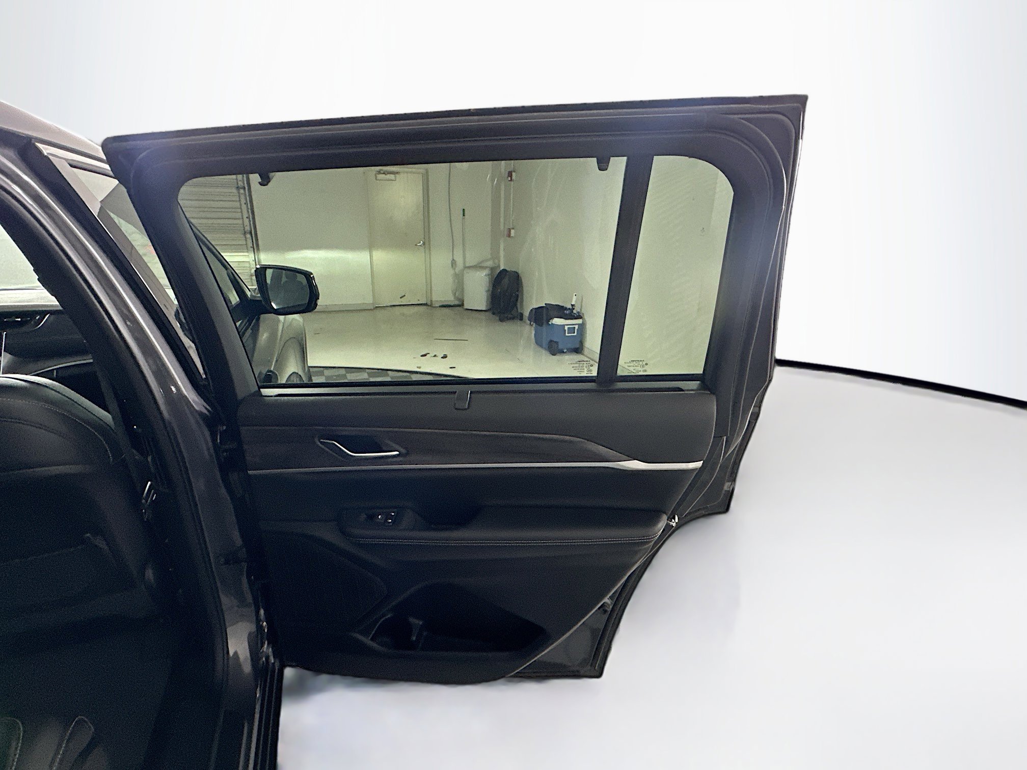 Used 2024 Jeep Grand Cherokee L Limited w/ Luxury Tech Group II image 33