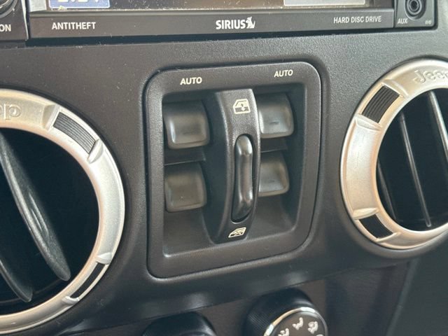 Used 2015 Jeep Wrangler Unlimited Sahara AWD/4WD image 22