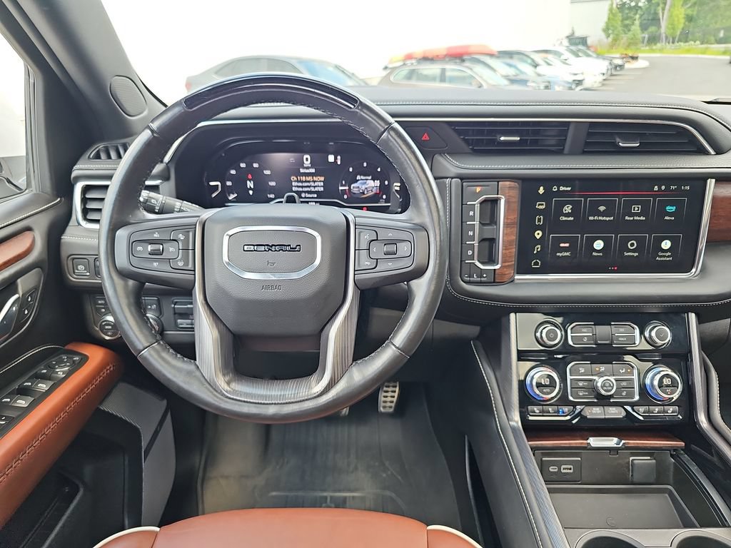 Used 2023 GMC Yukon XL Denali Ultimate w/ LPO, Floor Liner Package AWD/4WD image 13