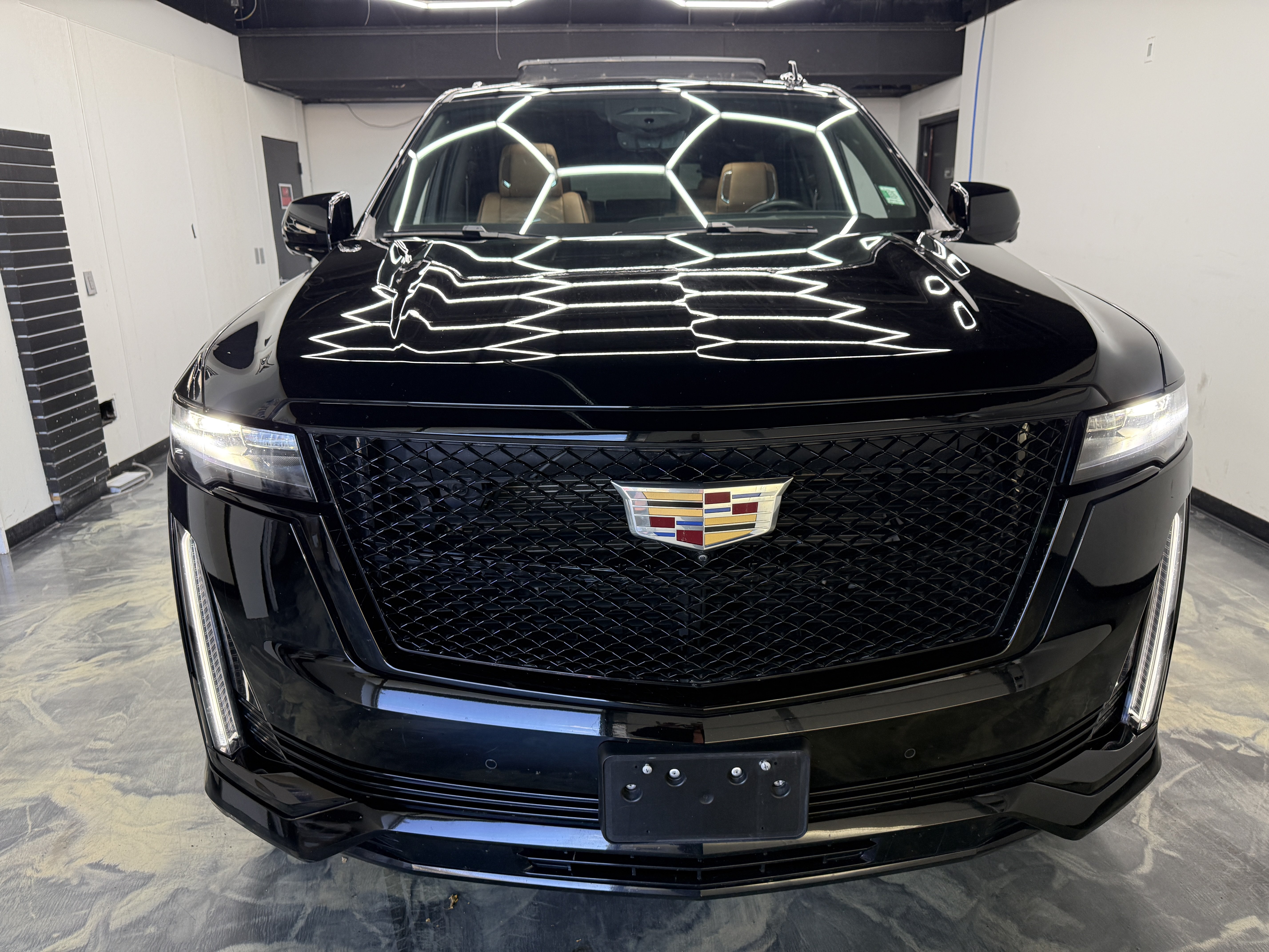 Used 2023 Cadillac Escalade Sport w/ LPO, Floor Liner Package AWD/4WD image 7