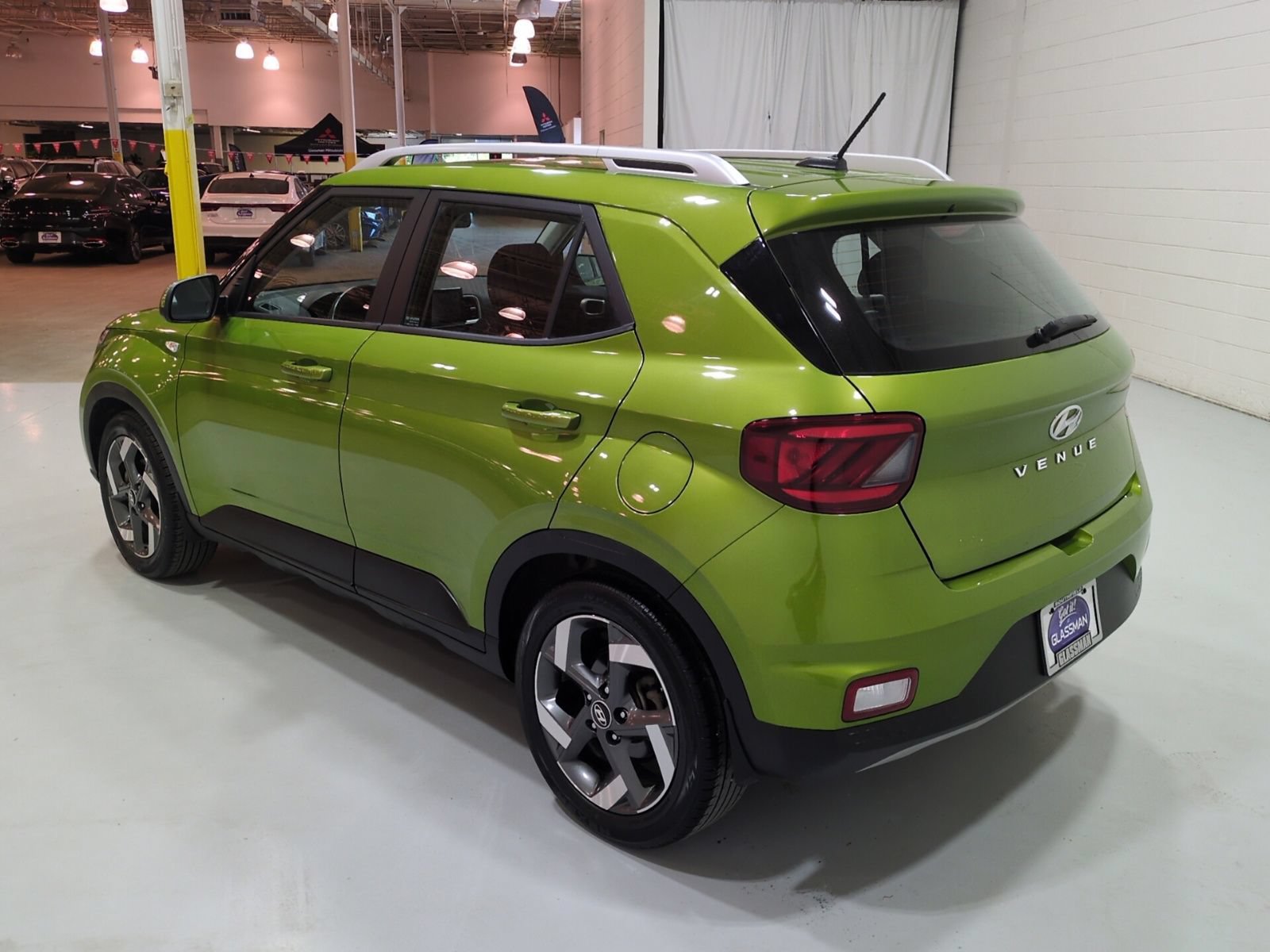 Certified 2023 Hyundai Venue SEL FWD image 5
