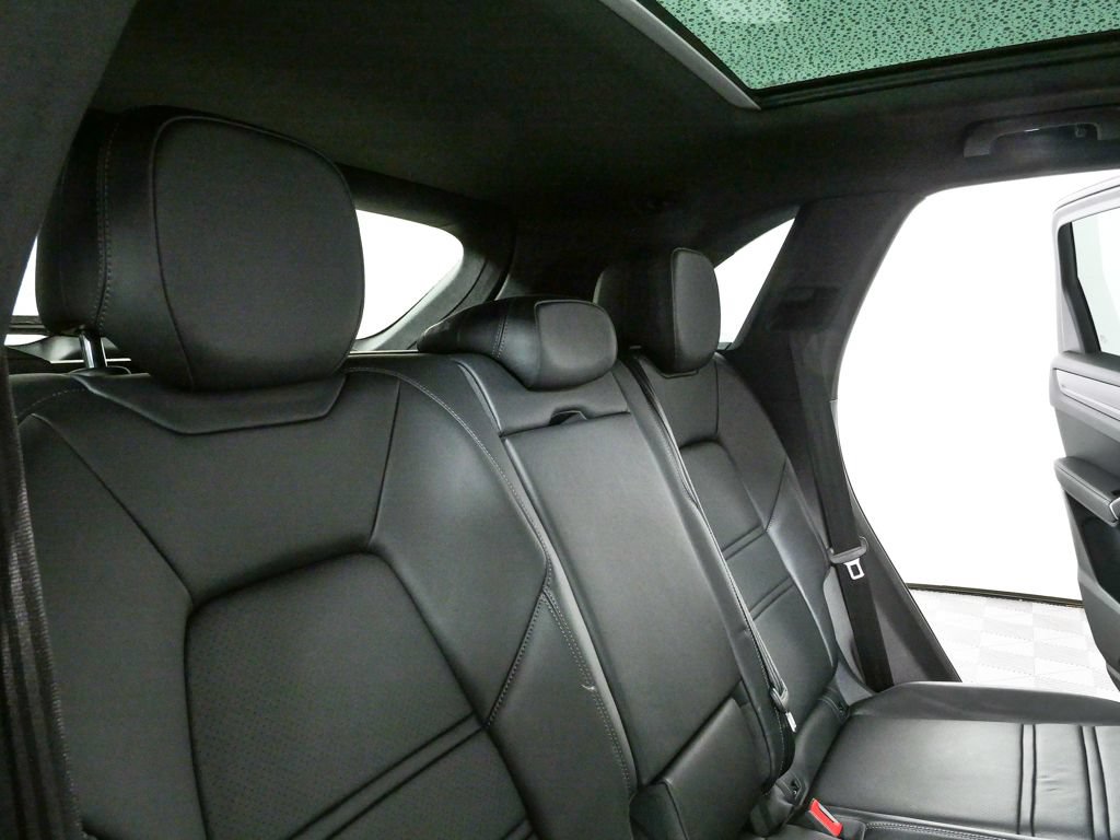 Certified 2022 Porsche Cayenne E-Hybrid AWD/4WD image 22