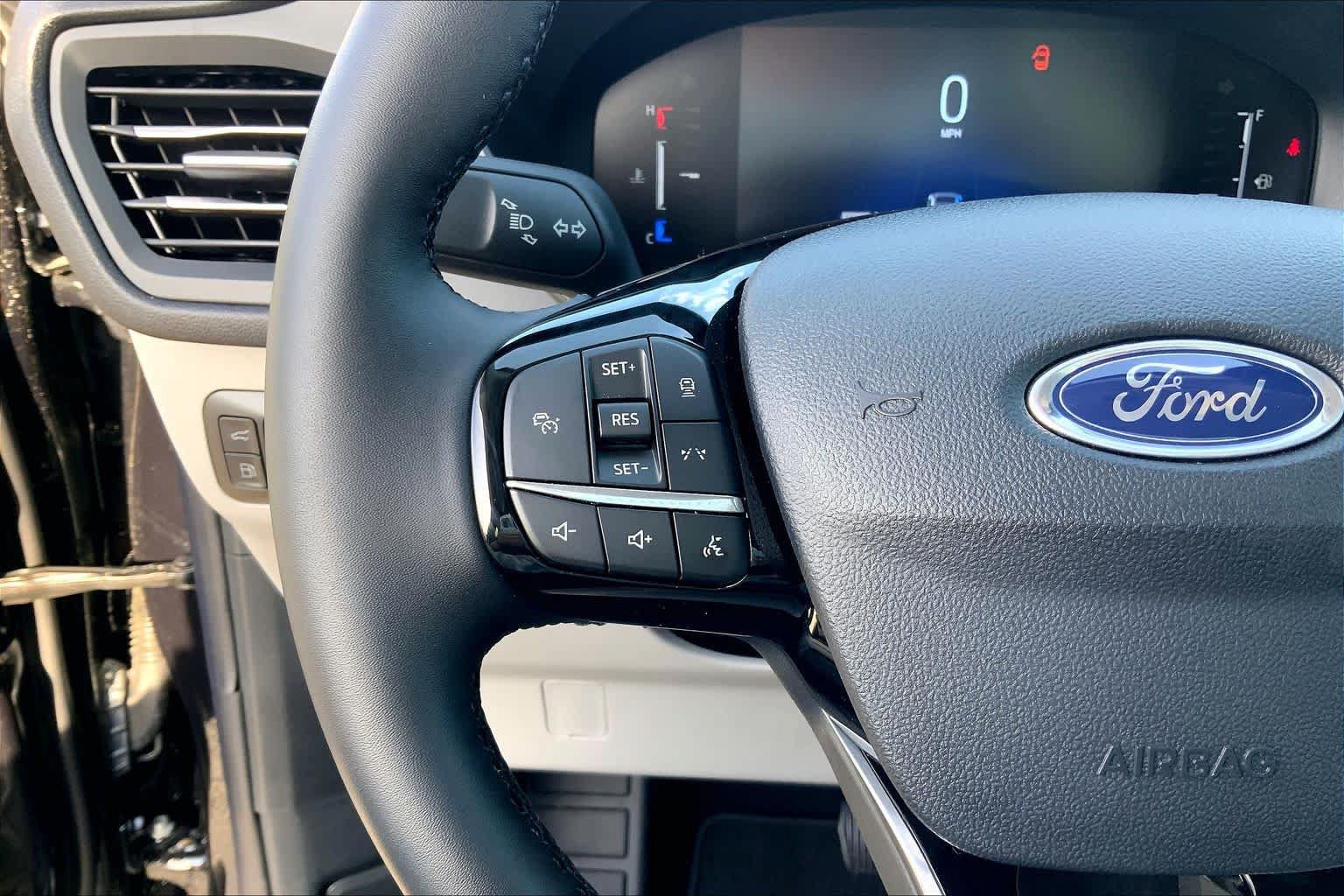 Used 2025 Ford Escape SE FWD image 47
