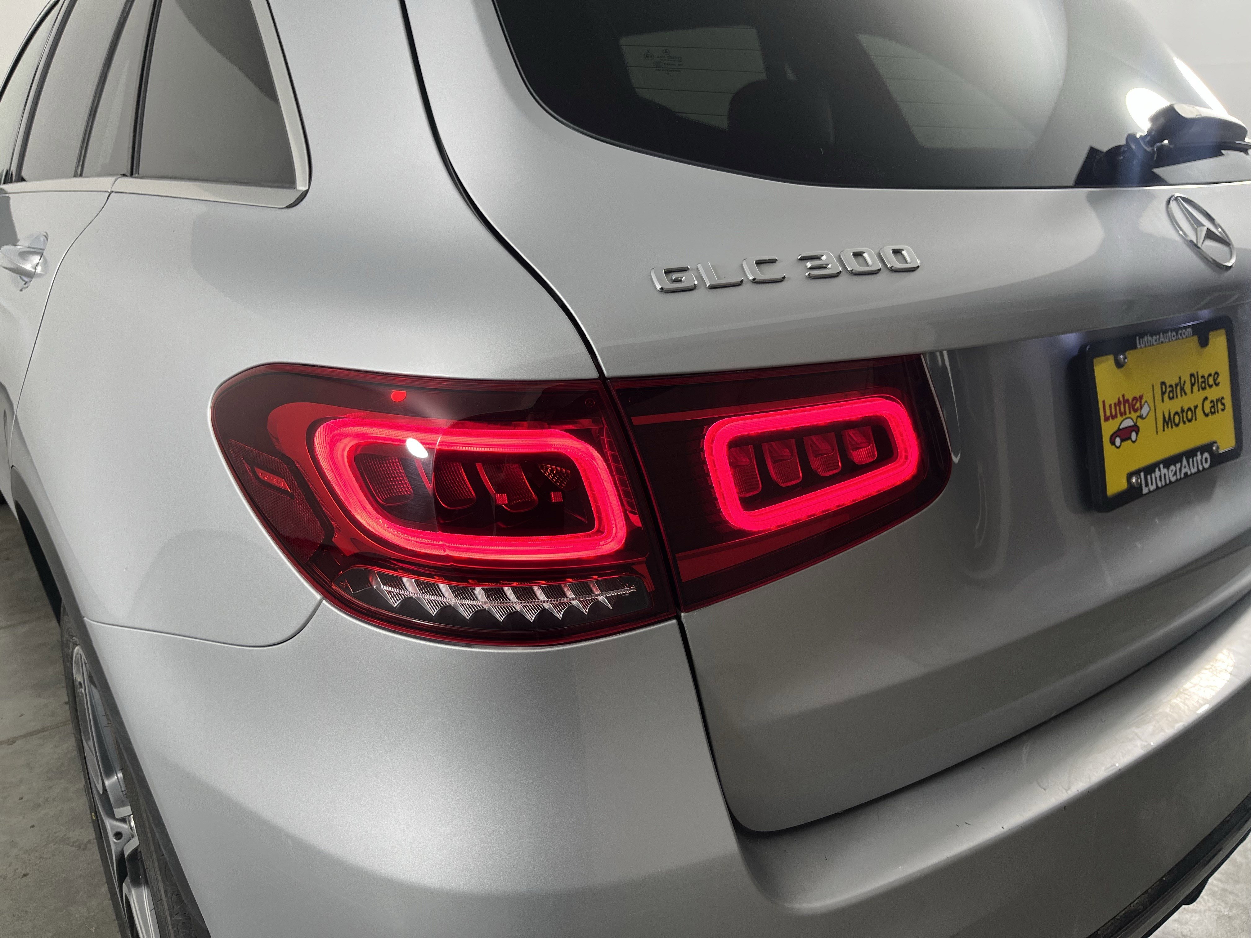 Used 2020 Mercedes-Benz GLC 300 4MATIC image 26