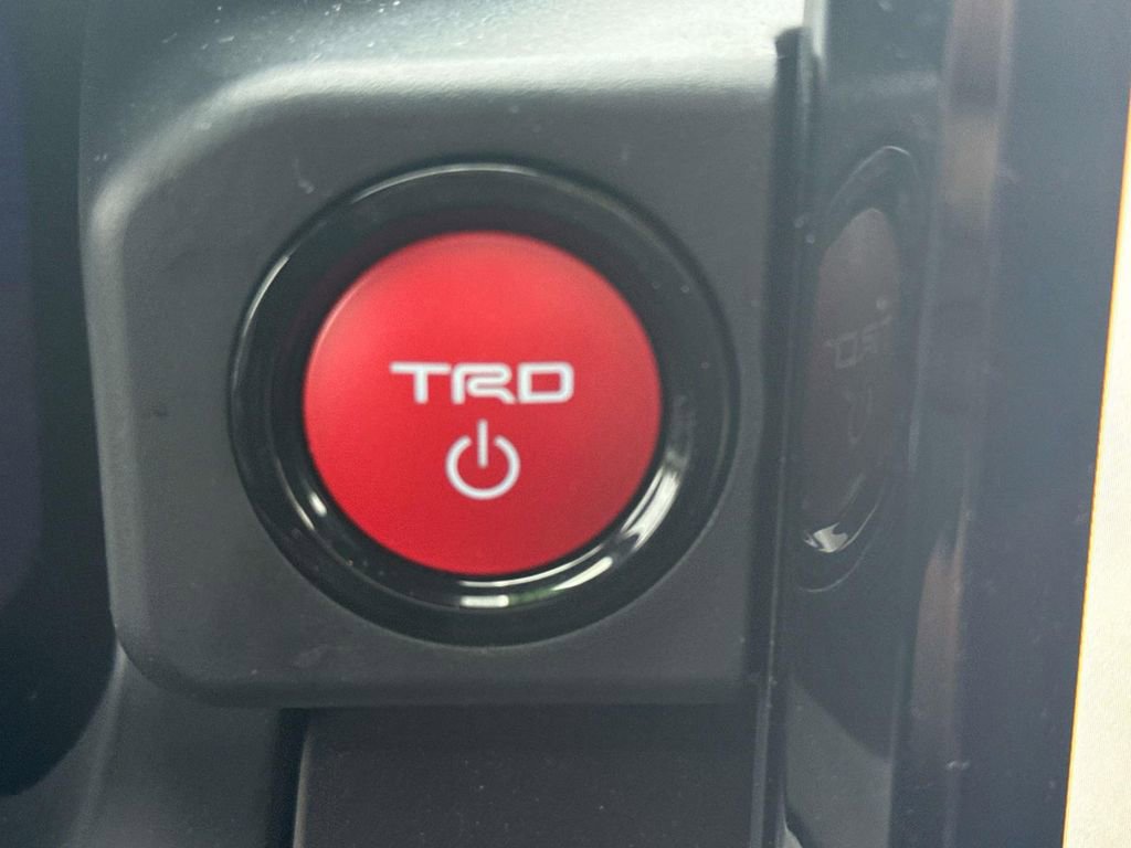 Certified 2025 Toyota Tacoma TRD Sport w/ TRD Sport Upgrade Package image 21