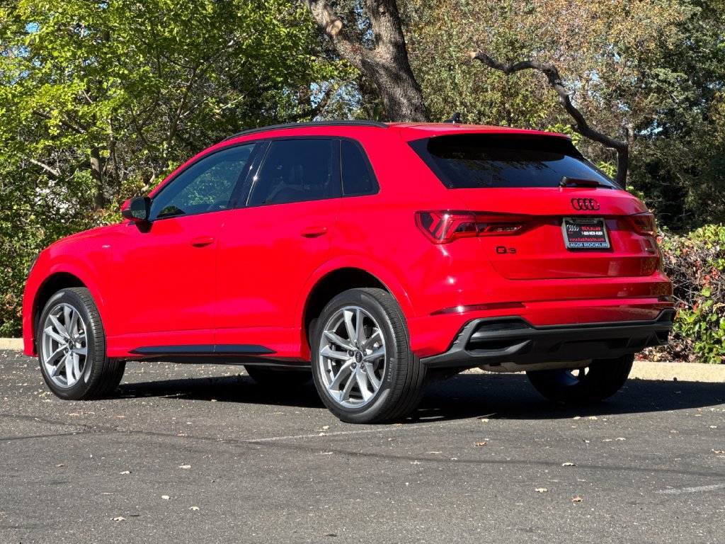 Used 2023 Audi Q3 2.0T Premium AWD/4WD image 7