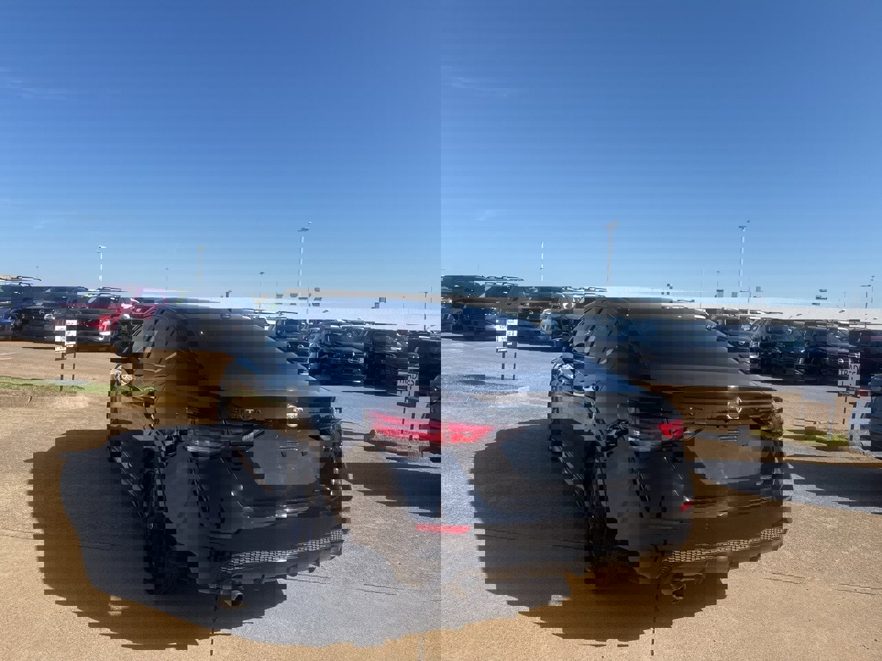 Certified 2022 Nissan Sentra SR w/ Midnight Edition image 12