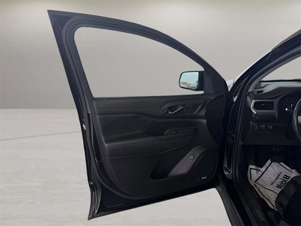 Used 2019 GMC Acadia SLT w/ Black Edition image 11