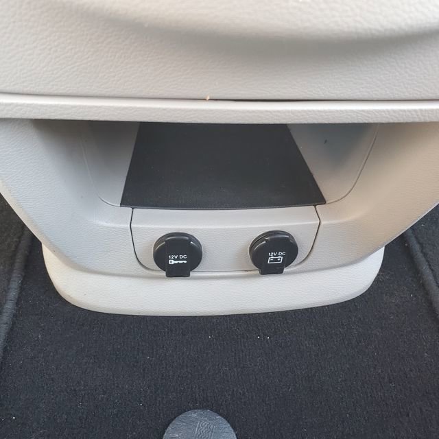 Used 2011 Chrysler Town & Country Touring FWD image 29