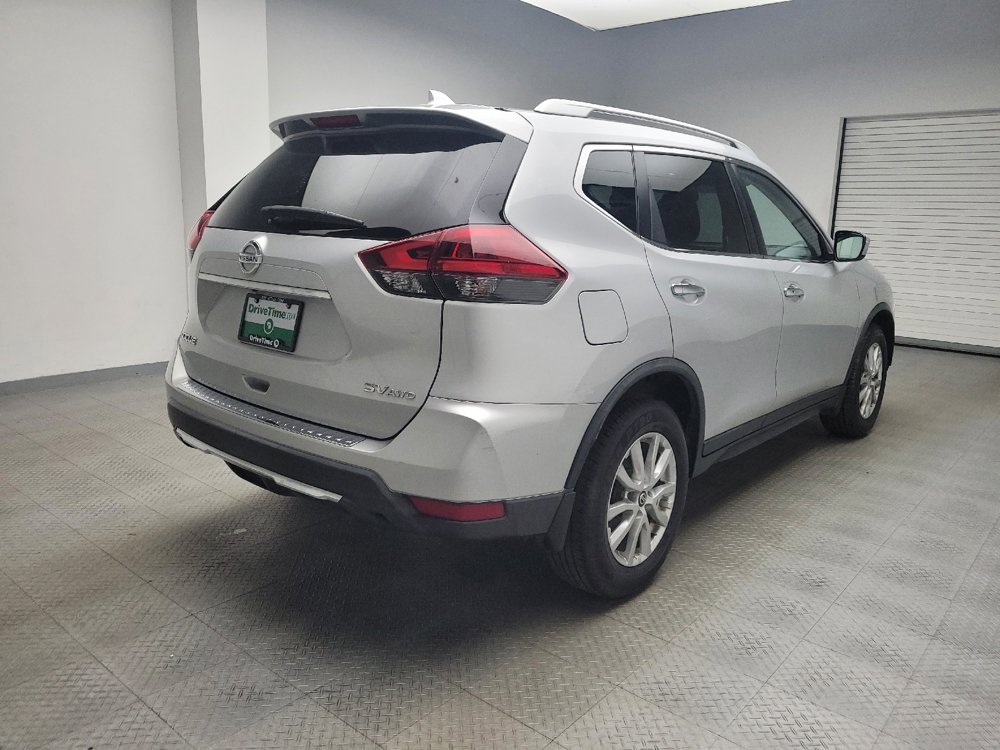 Used 2018 Nissan Rogue SV image 9