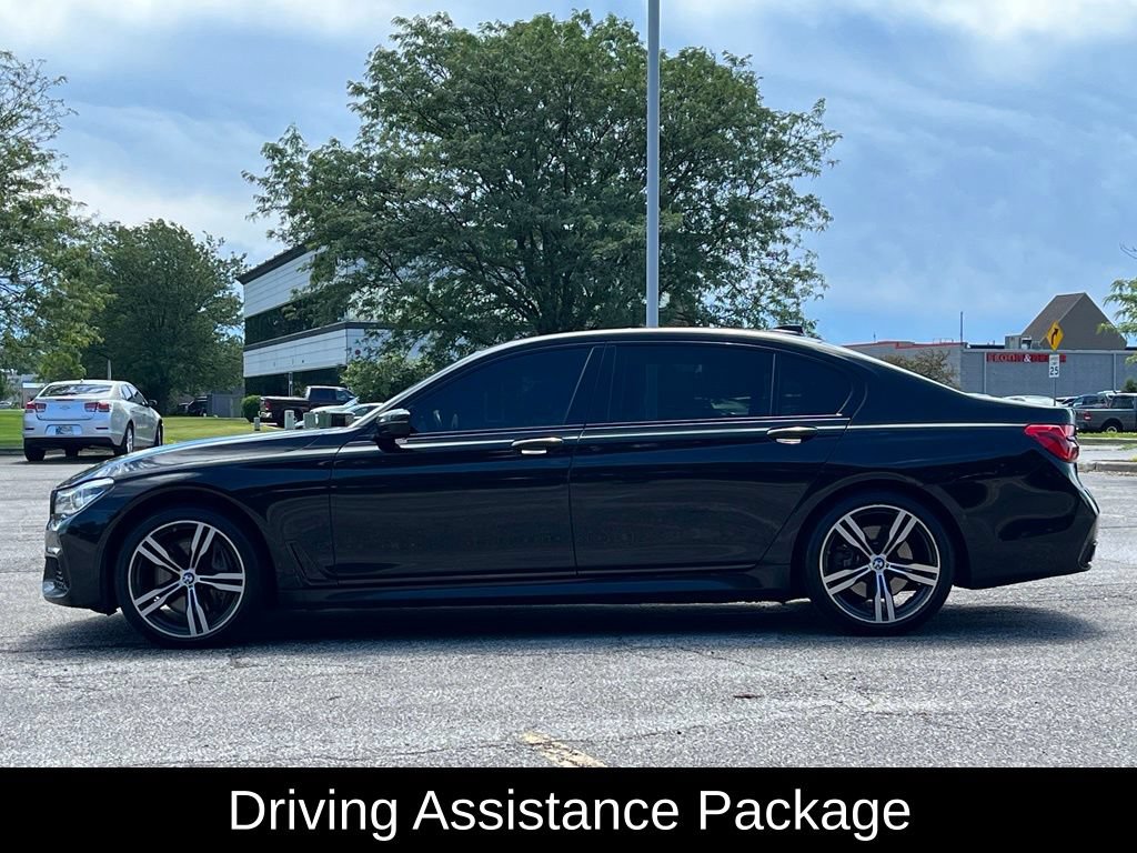 Used 2018 BMW 750i xDrive AWD/4WD image 4