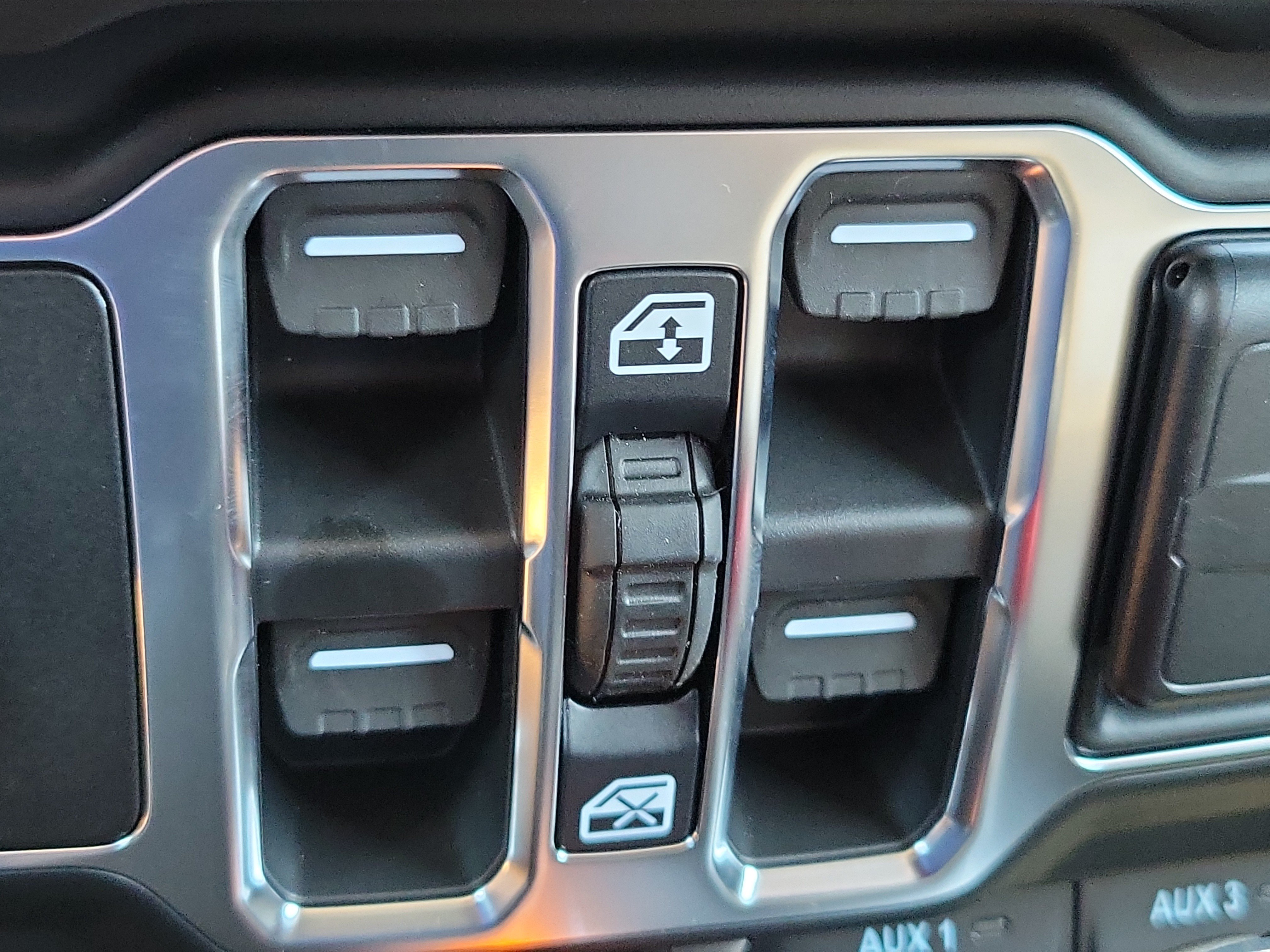 New 2026 Jeep Wrangler Unlimited Sahara AWD/4WD image 14