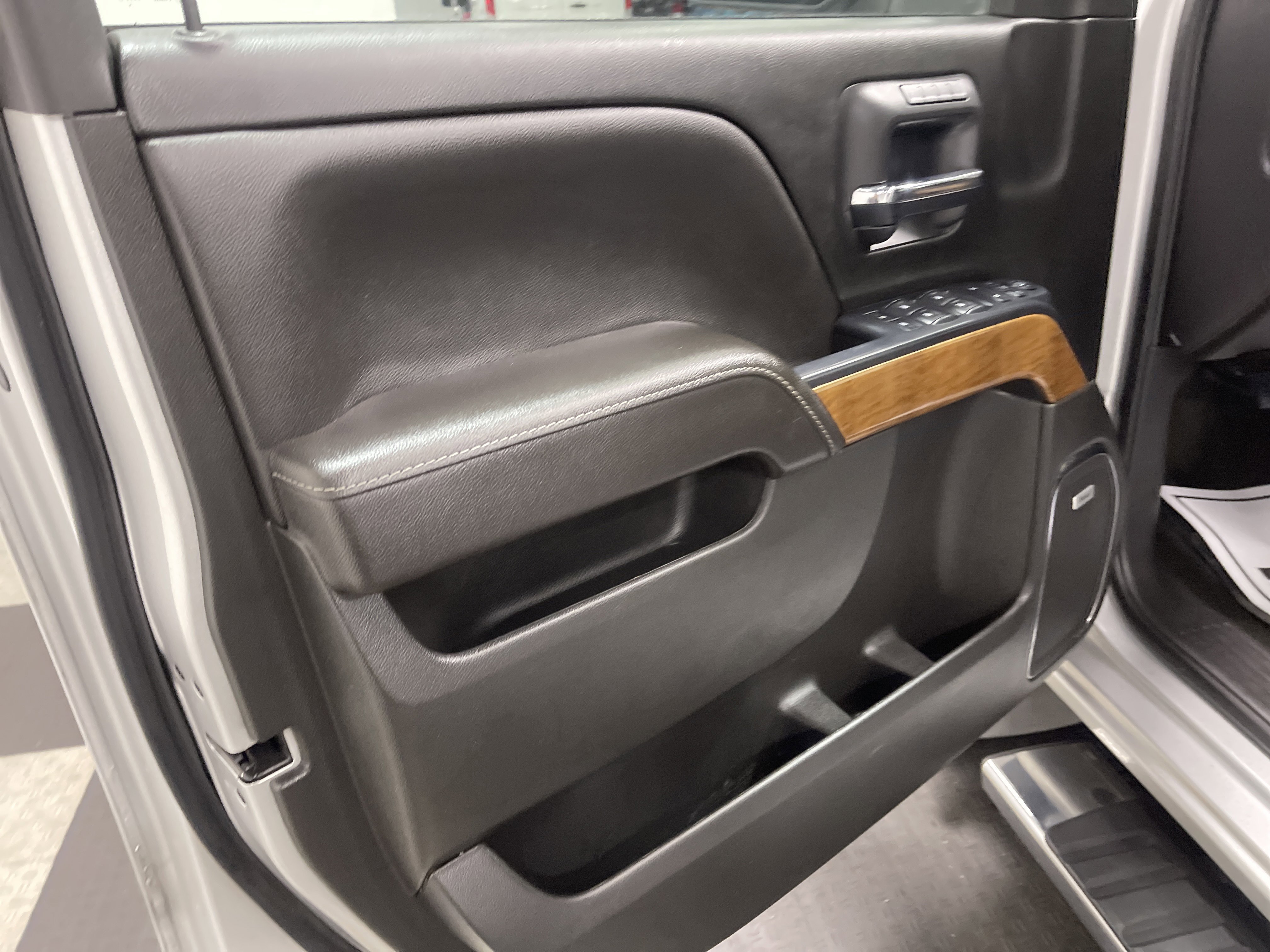 Used 2017 Chevrolet Silverado 1500 LTZ w/ Sport Package image 10