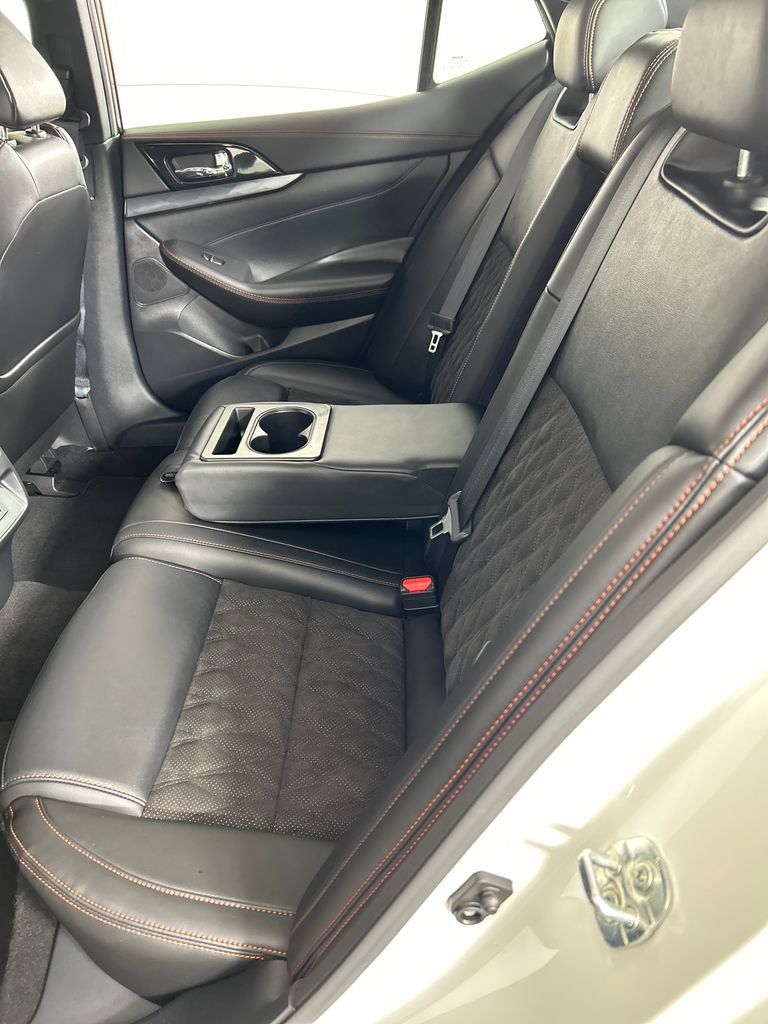 Used 2023 Nissan Maxima SR w/ Sport Mat Group FWD image 17