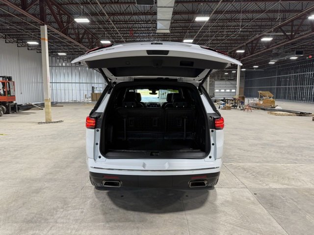 Used 2023 Chevrolet Traverse Premier image 37