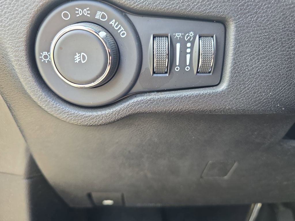 Used 2022 Chrysler Pacifica Limited w/ S Appearance Package FWD image 27