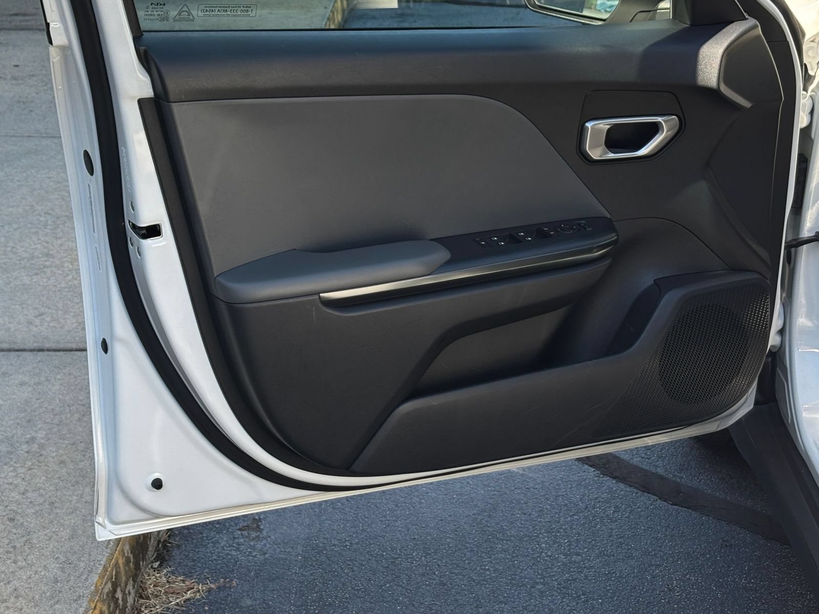 Used 2025 Kia K4 FWD image 18