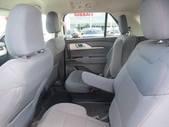 Used 2025 Ford Explorer Active RWD image 14