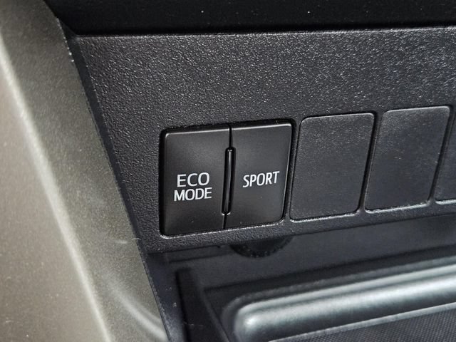 Used 2013 Toyota RAV4 XLE FWD image 28