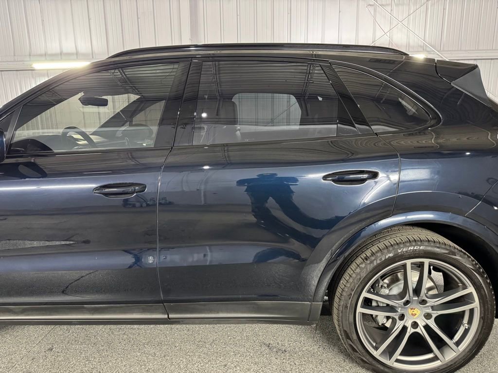 Used 2022 Porsche Cayenne S AWD/4WD image 16