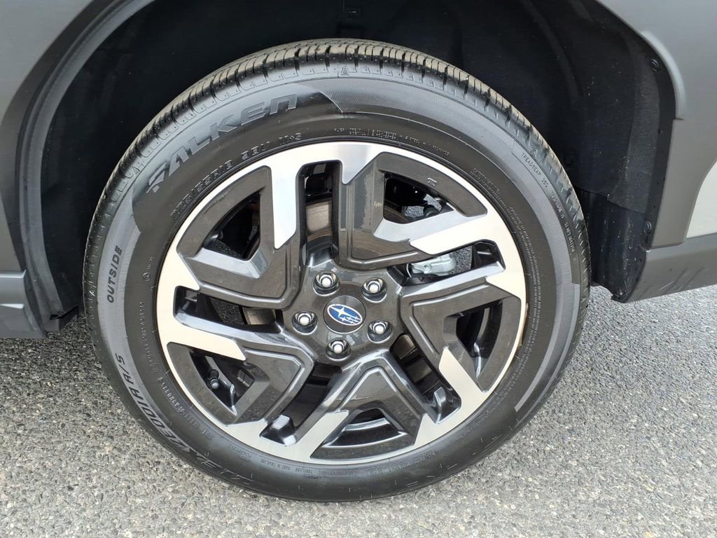 Certified 2025 Subaru Forester Limited AWD/4WD image 17