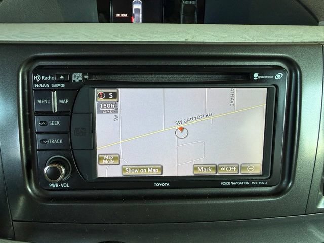 Used 2014 Toyota Sienna XLE FWD image 21