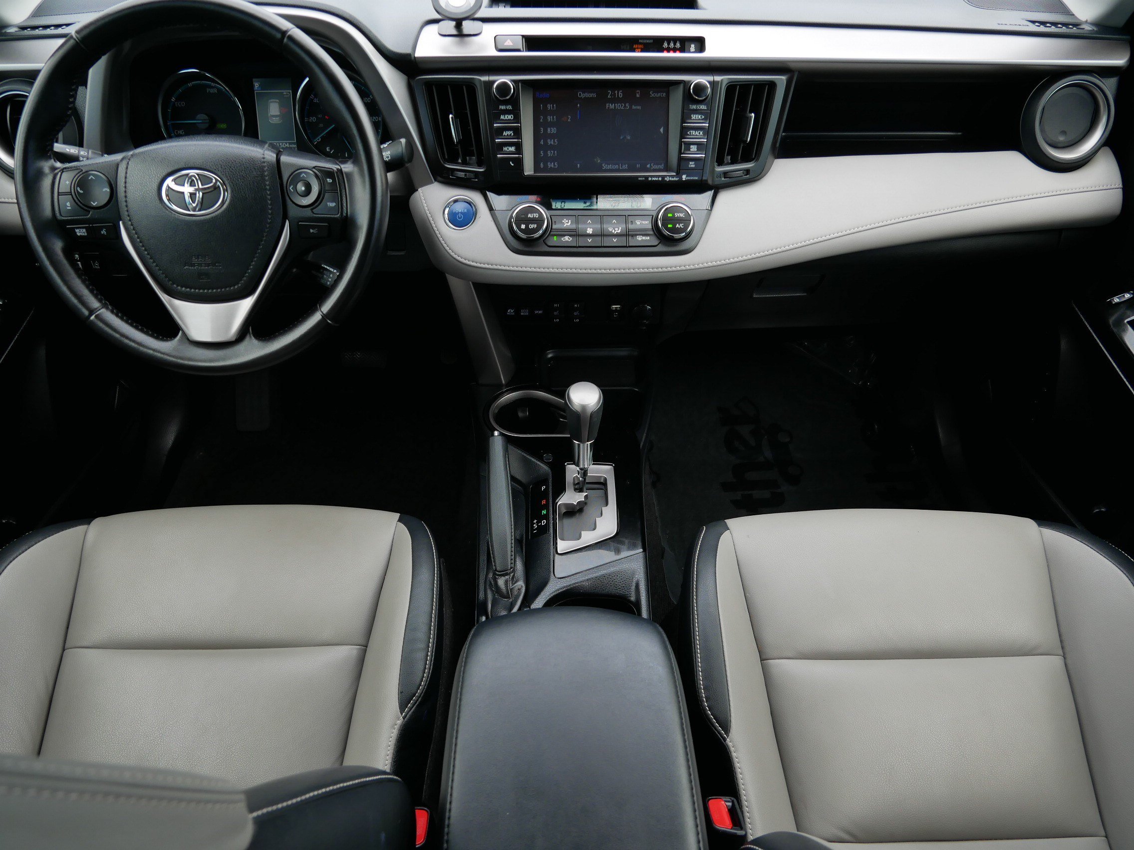 Used 2017 Toyota RAV4 Limited w/ Carpet Mat Package AWD/4WD image 10