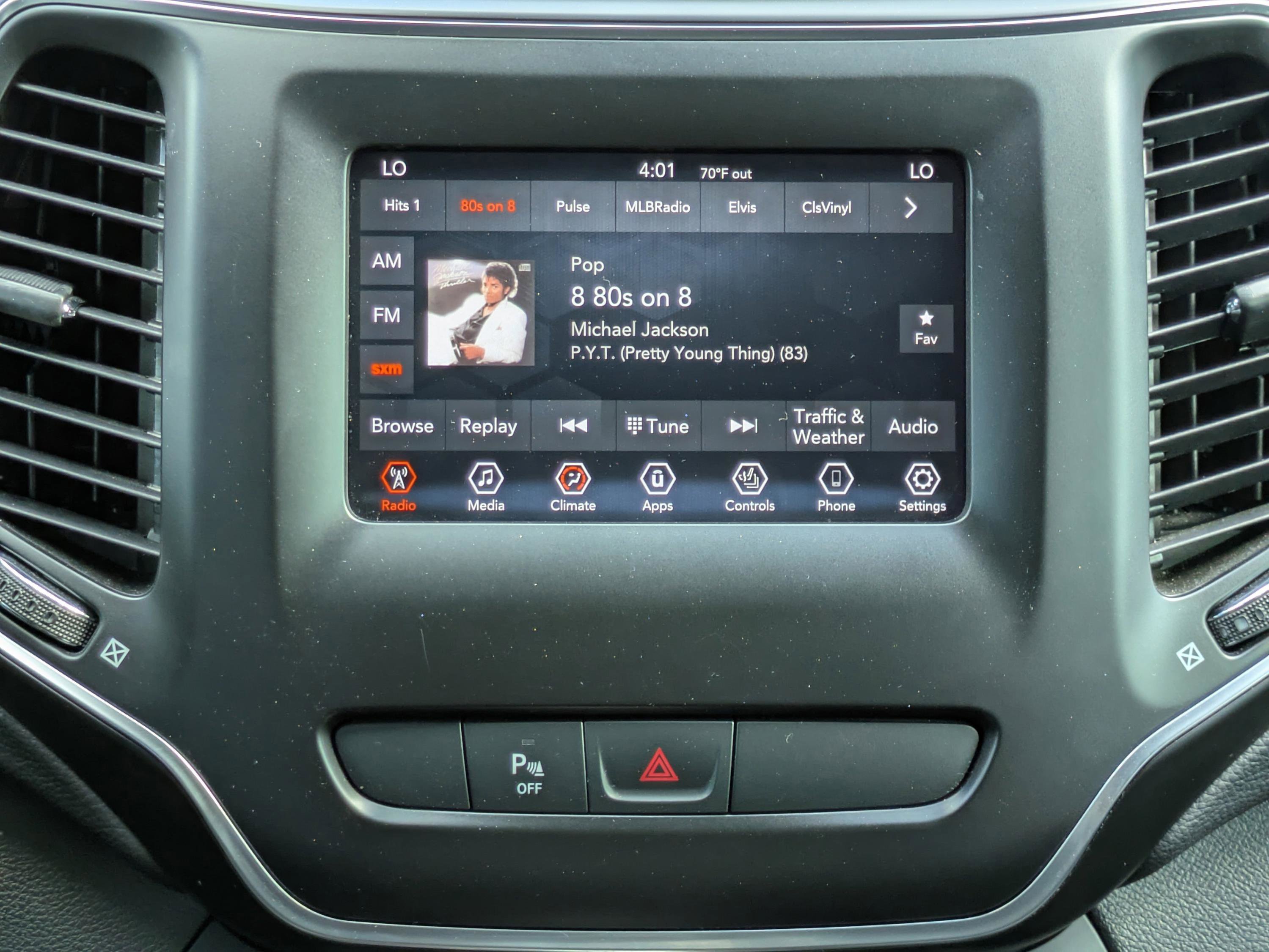 Used 2019 Jeep Cherokee Latitude Plus w/ Comfort/Convenience Group image 21