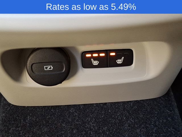 Certified 2023 Volvo XC40 B5 Plus w/ Climate Package image 13