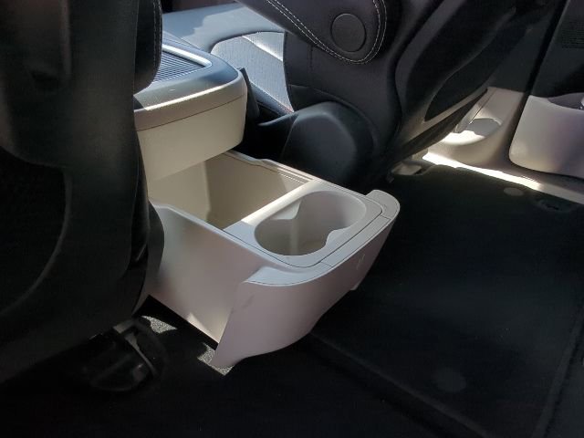 Used 2024 Chrysler Pacifica Touring-L FWD image 24