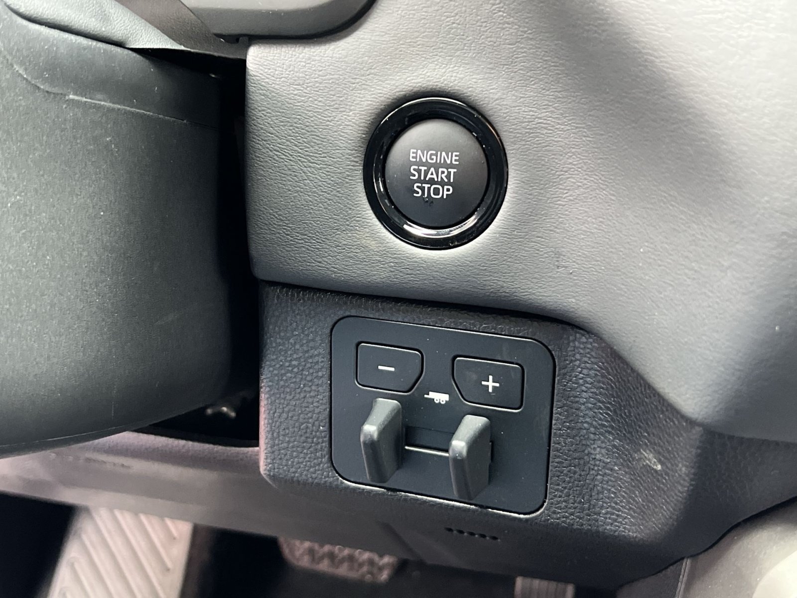 New 2026 Toyota Tundra Platinum AWD/4WD image 25