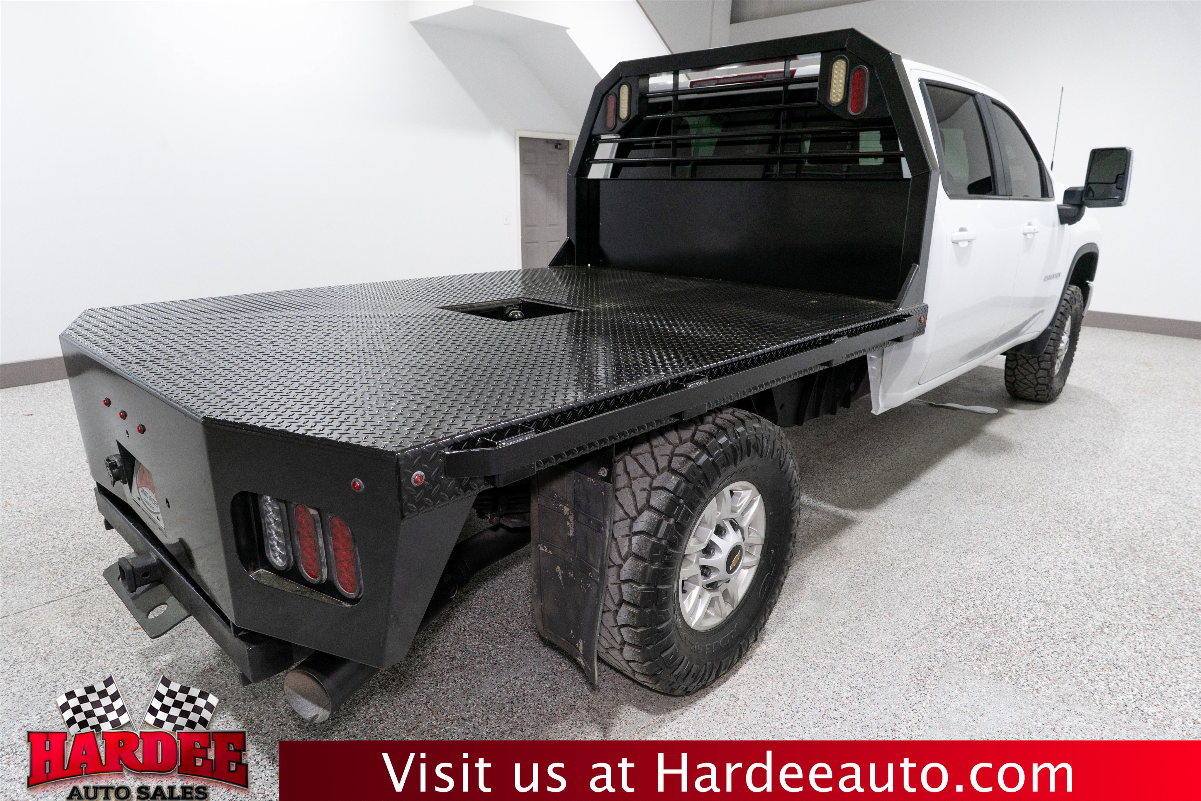 Used 2024 Chevrolet Silverado 2500 LT w/ Convenience Package image 5