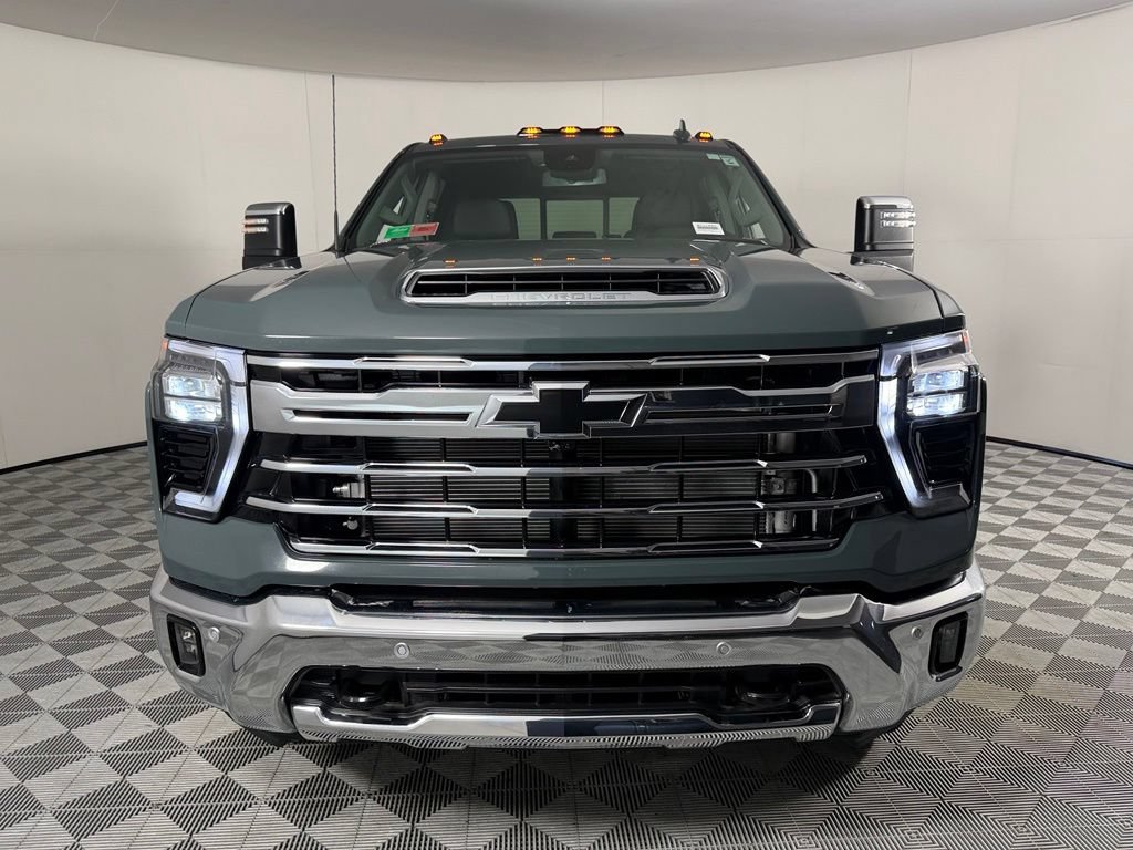 Used 2026 Chevrolet Silverado 3500 LTZ w/ LTZ Plus Package AWD/4WD image 12