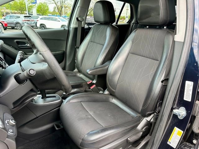 Used 2021 Chevrolet Trax LT FWD image 12