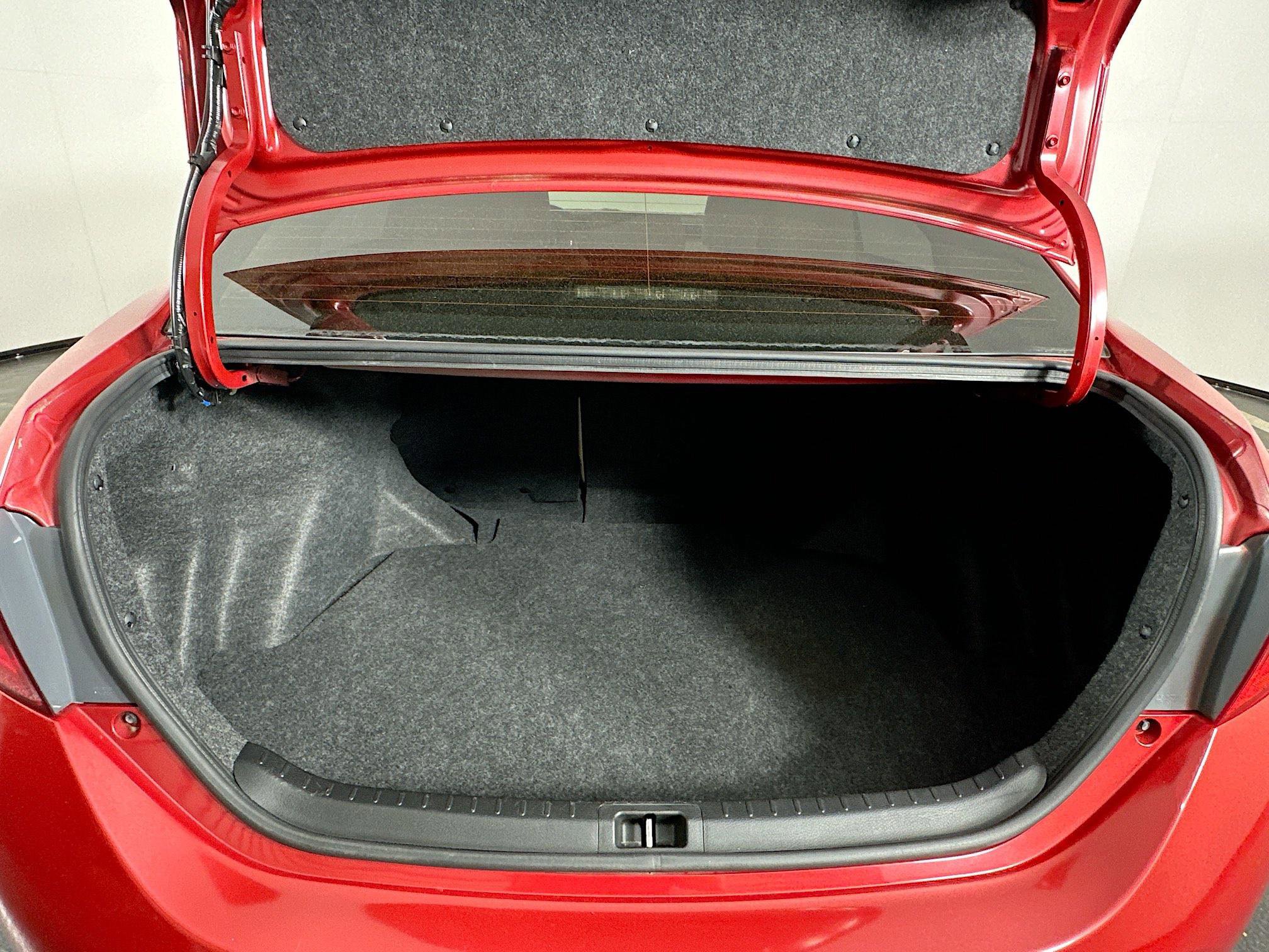 Used 2015 Toyota Corolla LE image 27