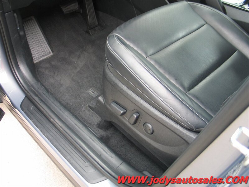 Used 2025 Kia Telluride S AWD/4WD image 4