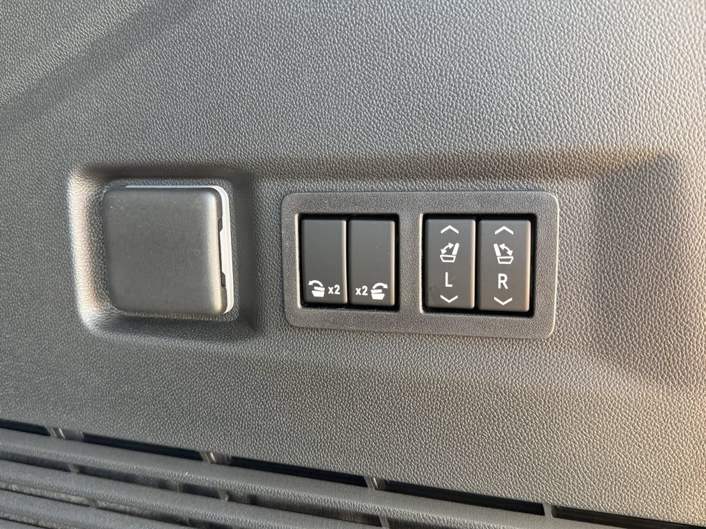 New 2026 GMC Yukon Elevation w/ LPO, Floor Liner Package AWD/4WD image 47