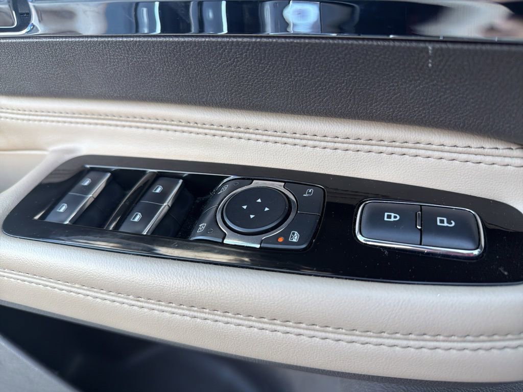 Used 2022 Lincoln Corsair AWD w/ Premium Package image 15