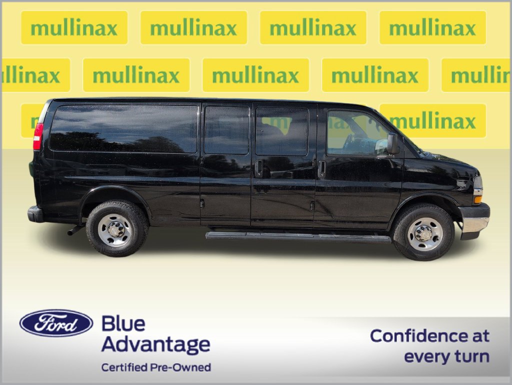Used 2020 Chevrolet Express 3500 LT w/ LT Preferred Equipment Group RWD image 2
